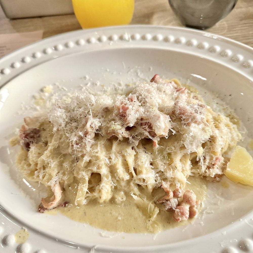 Rose Gose - Homemade Pasta Carbonara (20) - Wine Bars Near Me - Austin, Texas Rose Gose - Homemade Pasta Carbonara (20) - Wine Bars Near Me - Austin, Texas