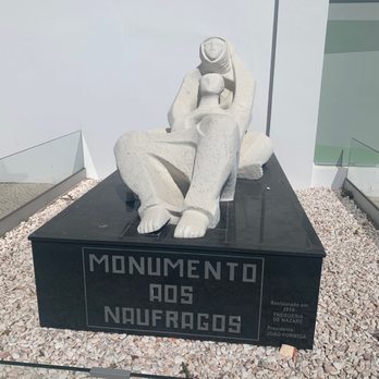 Nazaré - Monumento - Seafood Markets Near Me - Nazaré, 10