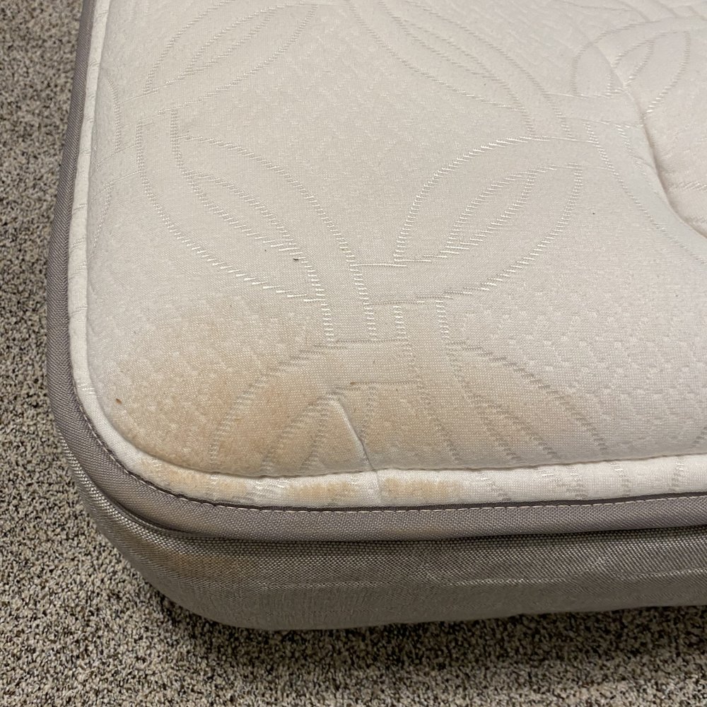 Muscle Men Movers - Some much for moving blankets or wrap. Hopefully these stains come out. - Movers Near Me - Ogden, Utah Muscle Men Movers - Some much for moving blankets or wrap. Hopefully these stains come out. - Movers Near Me - Ogden, Utah