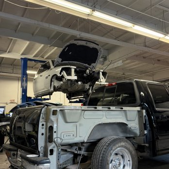 Amana Auto - We do auto body and mechanic! - Auto Repair Near Me - Redwood City, California Amana Auto - We do auto body and mechanic! - Auto Repair Near Me - Redwood City, California