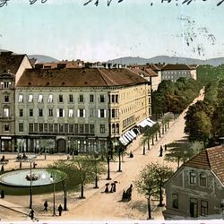 Jakominiplatz - Jakominiplatz / Auerspergplatz mit der Gartenanlage Auerspergbrunnen, beim früheren Äußeren (Eisernen) Tor auf einer alten Ansichtskarte