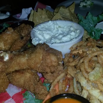 Firehouse Pub - Huge combo platter - American Near Me - Roscoe, Illinois