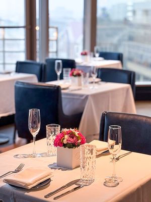 Jula's on the Potomac by null