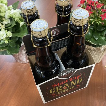 Giant Eagle - four bottles of beer in a box - Grocery Near Me - Leetsdale, Pennsylvania Giant Eagle - four bottles of beer in a box - Grocery Near Me - Leetsdale, Pennsylvania