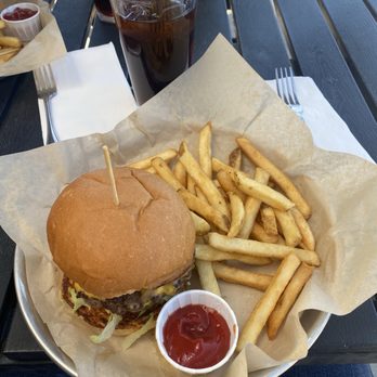 Sunriver Brewing Co - Redmond Pub - Double Smash Burger - Pizza Near Me - Redmond, Oregon Sunriver Brewing Co - Redmond Pub - Double Smash Burger - Pizza Near Me - Redmond, Oregon