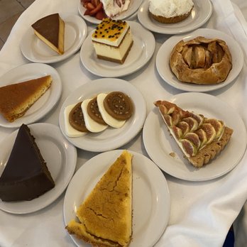 Entremar - Dessert display - Mexican Near Me - México, D.F., DIF