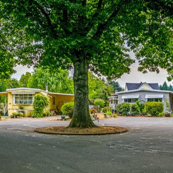 Golden Oaks - Mobile Home Parks Near Me - Springfield, Oregon