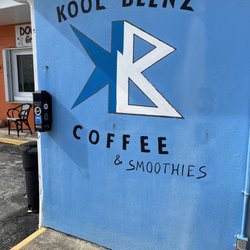 Kool Beenz Coffee - Right on beach