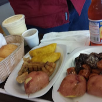 Molina Bakery - Cortadito, Mango batido, pan de bono, chicharron, chorizo, blood sausage - Bakeries Near Me - Sunrise, Florida