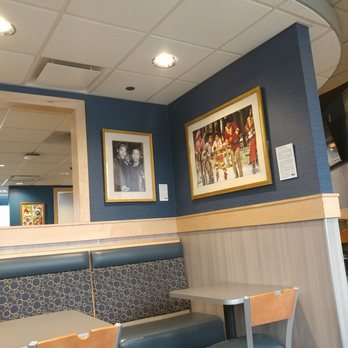 Culver's - Dining room - Ice Cream & Frozen Yogurt Near Me - Chicago, Illinois