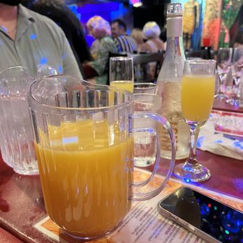 Lips - Florida - Mimosa pitchers & champagne bottles - Bars Near Me - Oakland Park, Florida