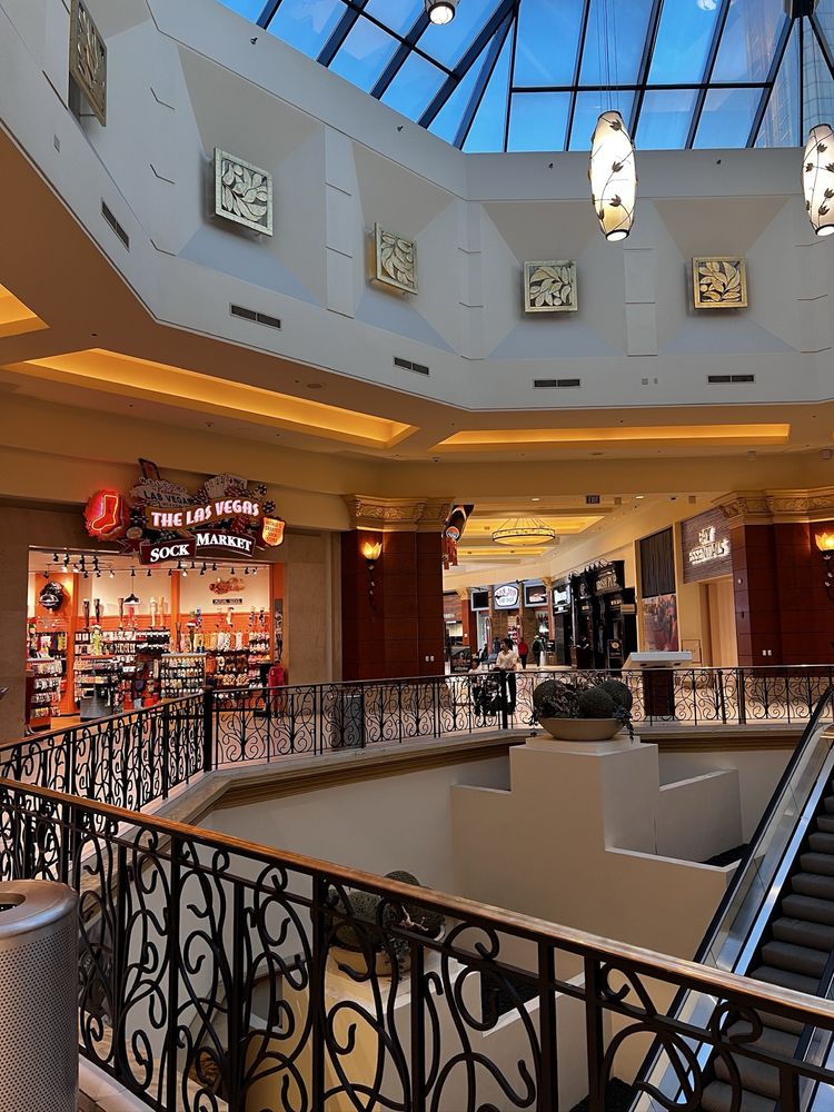 The Shoppes at Mandalay Place