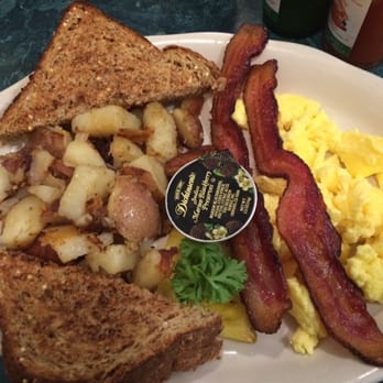 Egghead's Restaurant - Breakfast & Brunch Near Me - Fort Bragg, California