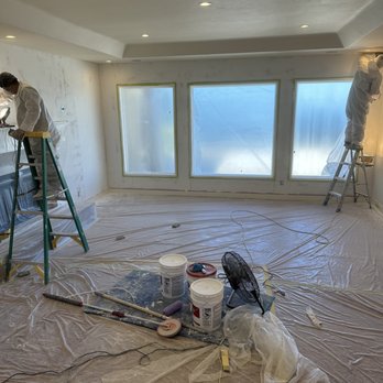 Monroy Remodeling - Living room floating. - Electricians Near Me Monroy Remodeling - Living room floating. - Electricians Near Me