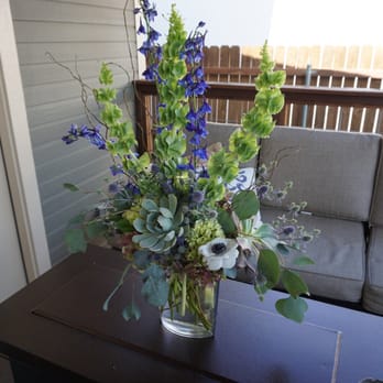 Blossoms on the Bricks - Centerpieces - Florists Near Me - Fort Worth, Texas