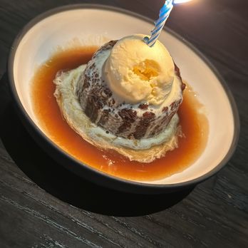 Gordon Ramsay Hell's Kitchen - Sticky Toffee Pudding - New American Near Me - Miami, Florida Gordon Ramsay Hell's Kitchen - Sticky Toffee Pudding - New American Near Me - Miami, Florida