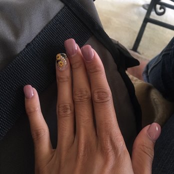 Ana's Nails & Spa - I'm sure these are not round. I did pass kinder. - Nail Salons Near Me - Bellflower, California