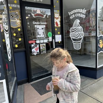 Simple Sweets - Outside with Boba - Bubble Tea Near Me - Norwood, Massachusetts