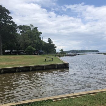 Turtle Beach Lodge - Boat launch and picnic  area - Hotels Near Me - Many, Louisiana