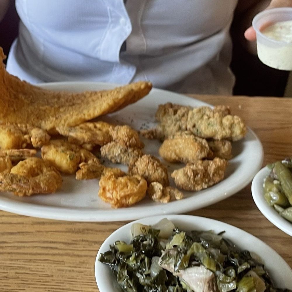 BLUEGILL Restaurant - The platter - Seafood Near Me - Spanish Fort, Alabama BLUEGILL Restaurant - The platter - Seafood Near Me - Spanish Fort, Alabama