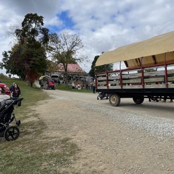Triple B Farms - Hay ride - Pick Your Own Farms Near Me - Monongahela, Pennsylvania