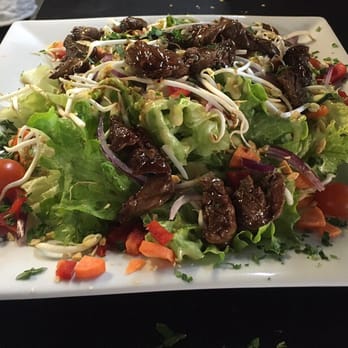 Big Ginette - Salade Thai! - Burgers Near Me - Toulouse, 31