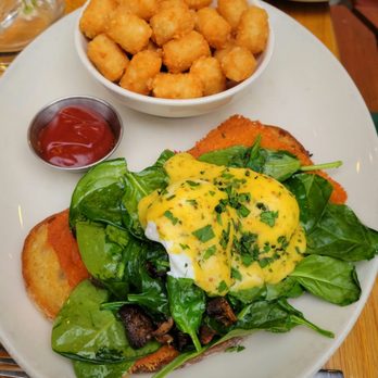 MESSHALL - Los Feliz Benny - Breakfast & Brunch Near Me - Los Angeles, California