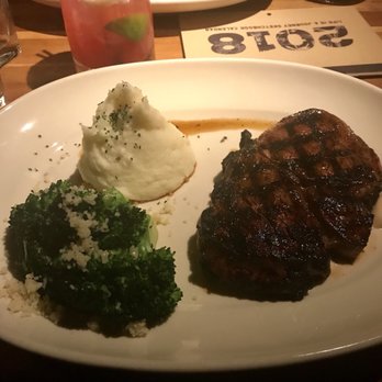 Houston's Restaurant - New American Near Me - Irvine, California