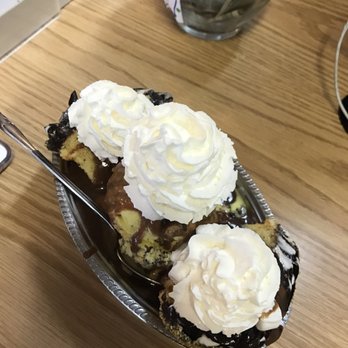 Chocolate Bar Cafe - Cupcake sundae ! - Desserts Near Me - Grosse Pointe Woods, Michigan Chocolate Bar Cafe - Cupcake sundae ! - Desserts Near Me - Grosse Pointe Woods, Michigan