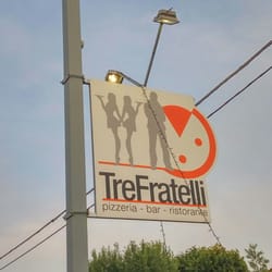 Tre Fratelli - Insegna