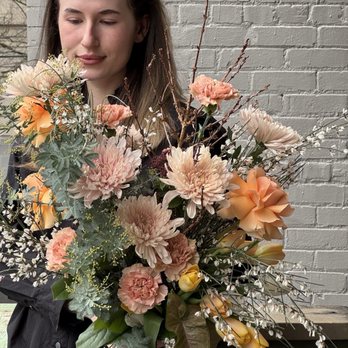 Kvetka Flower - Florists Near Me - Portland, Oregon Kvetka Flower - Florists Near Me - Portland, Oregon