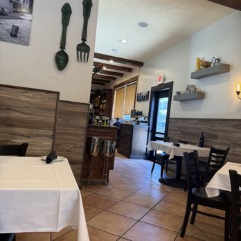 Italianissimo Trattoria - inside - Italian Near Me - Chula Vista, California