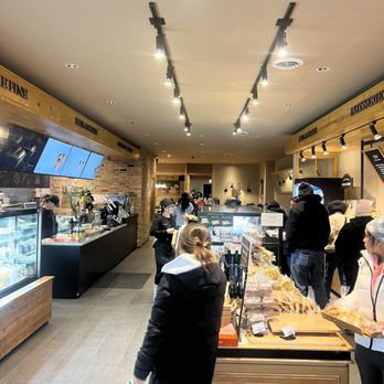 Tous Les Jours - Inside bakery - Coffee & Tea Near Me - Chicago, Illinois
