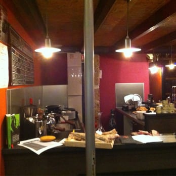 Ô Vins d'Anges - L'intérieur avec le joli petit coin cuisine ! - Wine Bars Near Me - Lyon, 69 Ô Vins d'Anges - L'intérieur avec le joli petit coin cuisine ! - Wine Bars Near Me - Lyon, 69