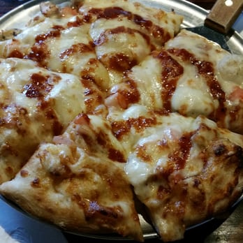 Foundry Kitchen and Bar - BBQ Chicken Pizza - Gastropubs Near Me - Elyria, Ohio