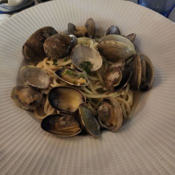 Mercato Della Pescheria - Spaghetti and Clams - Italian Near Me - Miami Beach, Florida Mercato Della Pescheria - Spaghetti and Clams - Italian Near Me - Miami Beach, Florida