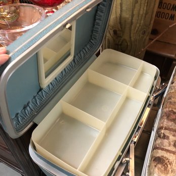 Artfully Rooted Marketplace - Samsonite Cosmetic Train Case. It was all the rage in the 1960s. - Home Decor Near Me - Folsom, California