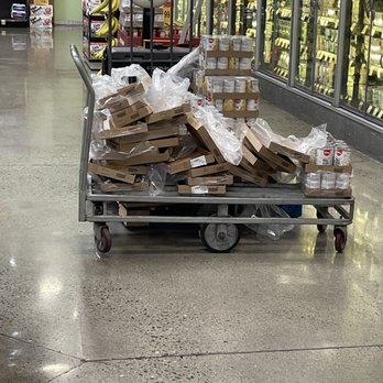 Raley's - September 30, 2025 - Just sitting there.... - Grocery Near Me - Rancho Cordova, California Raley's - September 30, 2025 - Just sitting there.... - Grocery Near Me - Rancho Cordova, California