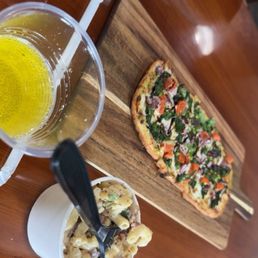 The flatbreads are just amazing, loved the way they presented The flatbreads are just amazing, loved the way they presented