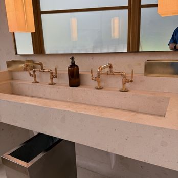 Laurel Grill - Bathroom is clean and cool - American Near Me - Culver City, California Laurel Grill - Bathroom is clean and cool - American Near Me - Culver City, California
