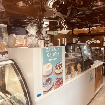 Chocolato - the interior of a cafe - Desserts Near Me - Mont-Tremblant, Quebec Chocolato - the interior of a cafe - Desserts Near Me - Mont-Tremblant, Quebec