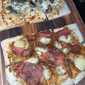 The Social House - Lounges Near Me - Warwick, Rhode Island