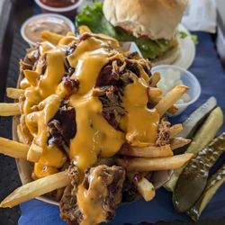 Mississippi Mudds - Hello Summer '2025 :). Memphis Fries at Mississippi Mudds. Yes, please. Crispy fries covered with BBQ pork and cheddar cheese.