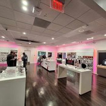 T-Mobile - Mobile Phones Near Me - Irvine, California