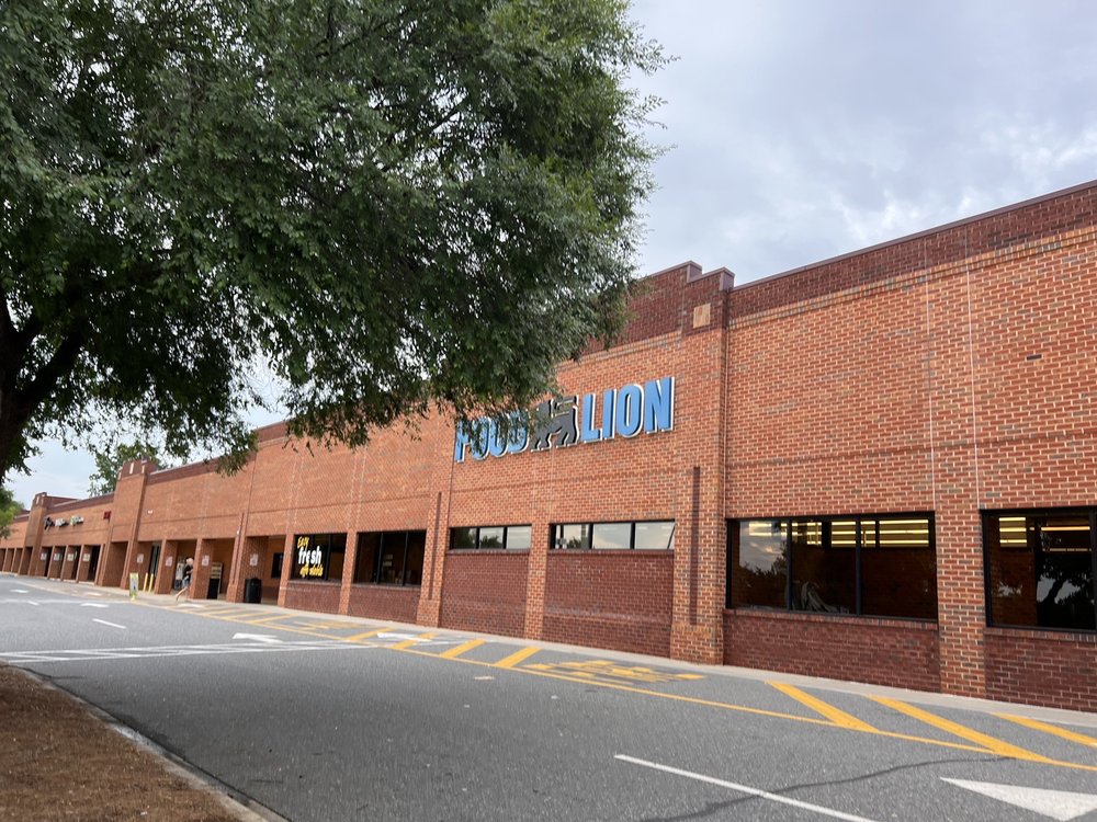 FOOD LION Updated September 2024 11 Photos & 18 Reviews 102 N