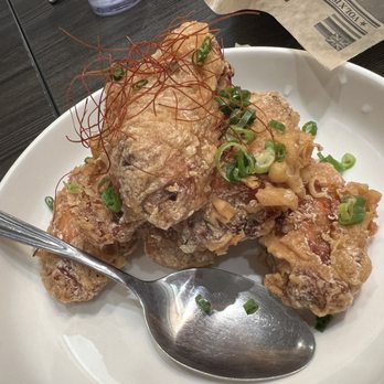 Yi Xin Cafe - A02. Fried Chicken Wings with Shrimp Paste - Hong Kong Style Cafe Near Me - Honolulu, Hawaii Yi Xin Cafe - A02. Fried Chicken Wings with Shrimp Paste - Hong Kong Style Cafe Near Me - Honolulu, Hawaii