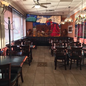 Matador Pizza - Varsity - Main dining room - Pizza Near Me - Calgary, Alberta
