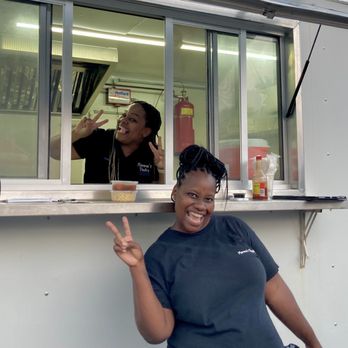 Momma’s Pantry - Chef Leah and Sugar Mama make this food truck rock! - Food Trucks Near Me Momma’s Pantry - Chef Leah and Sugar Mama make this food truck rock! - Food Trucks Near Me