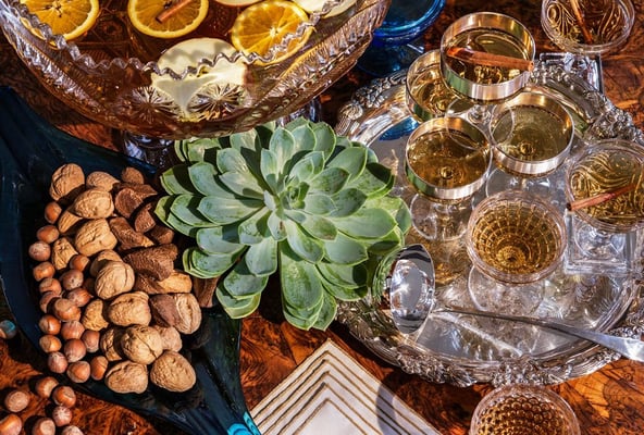 Entertaining Company by null