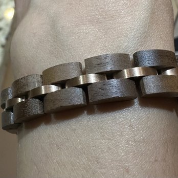 Koa Wood Ranch - Beautiful bracelet with rose gold and koa wood! - Women's Clothing Near Me - Honolulu, Hawaii Koa Wood Ranch - Beautiful bracelet with rose gold and koa wood! - Women's Clothing Near Me - Honolulu, Hawaii